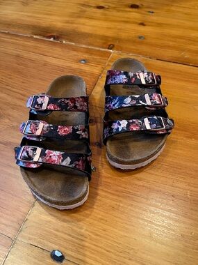 BIRKENSTOCK Kids 28 Florida Triple Buckle Strap Sandals Floral Print